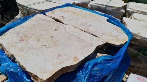 אבן מדרך טבעית מנוסרת כ 60/90 ס”מ