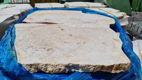 אבן מדרך טבעית מנוסרת כ 40/60 ס”מ