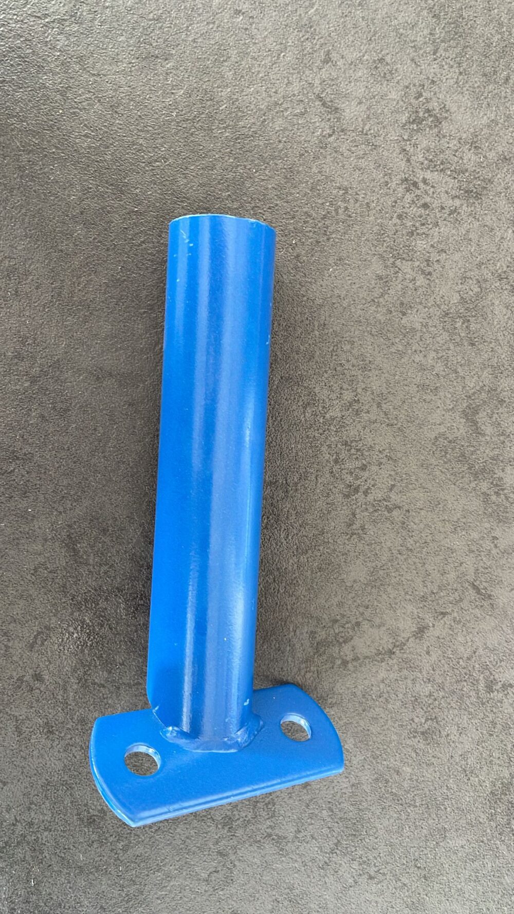 מתקן לתליית דגל + פלטה לקיר 4/2 חור