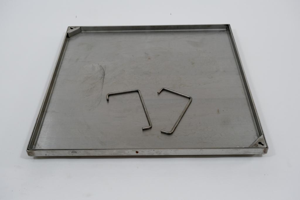 מכסה נירוסטה לביוב במידה 75/75 ס”מ